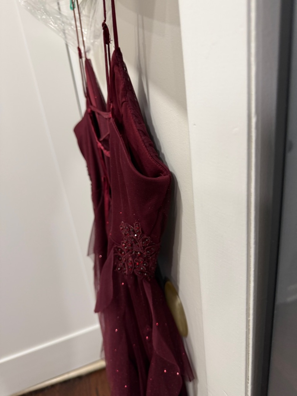 EUC Sleeveless Burgundy V-Neck Prom Dress - Picture 5 of 6